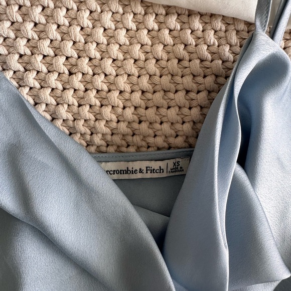 Abercrombie & Fitch Light Blue Satin Tank Top - Picture 3 of 3